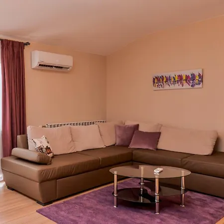The Maisonette With 2 Bedrooms And 2 Bathrooms *