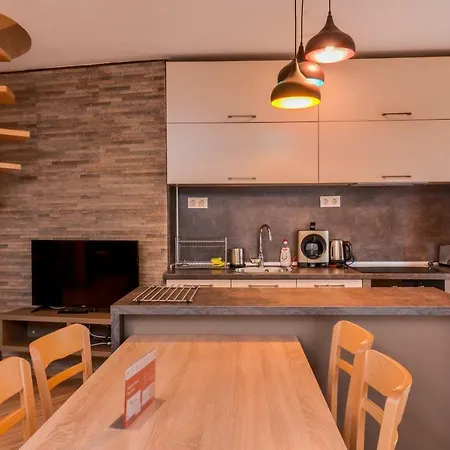 The Maisonette With 2 Bedrooms And 2 Bathrooms