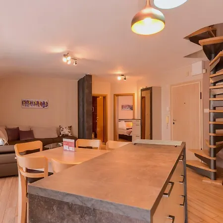 Апартаменты The Maisonette With 2 Bedrooms And 2 Bathrooms