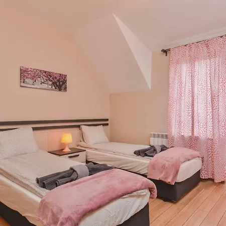 Apartment The Maisonette With 2 Bedrooms And 2 Bathrooms *